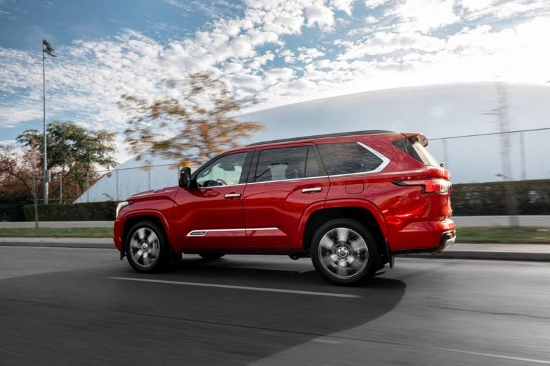2024 Toyota Sequoia vs 2024 Ford Expedition Which is Right For You 2 800x533 1