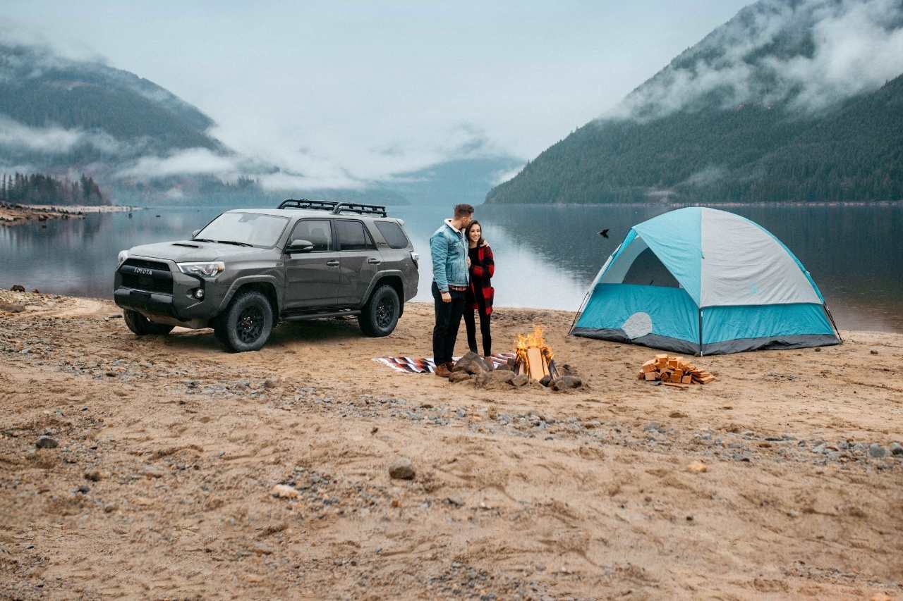 Toyota Land Cruiser vs Toyota 4Runner 2
