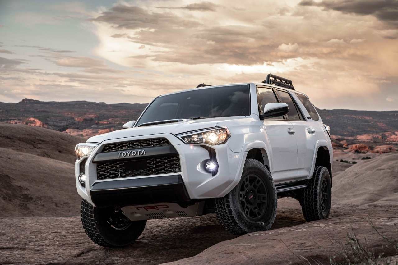 Toyota Land Cruiser vs Toyota 4Runner 4
