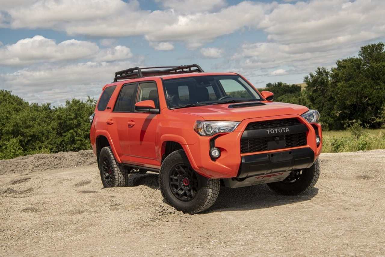 Toyota Land Cruiser vs Toyota 4Runner 8