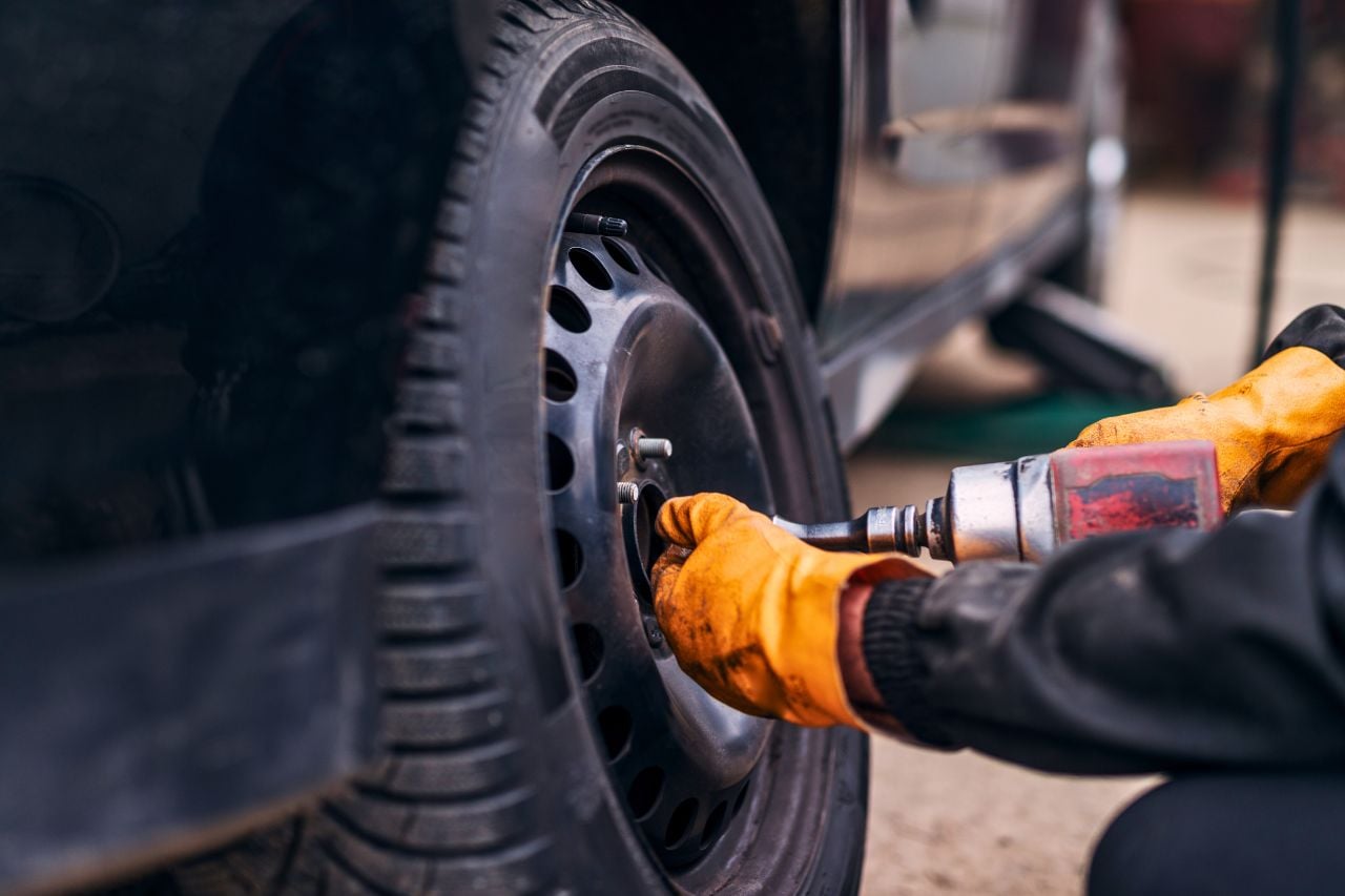 How to Change a Tire: An Essential Guide for Alberta Drivers