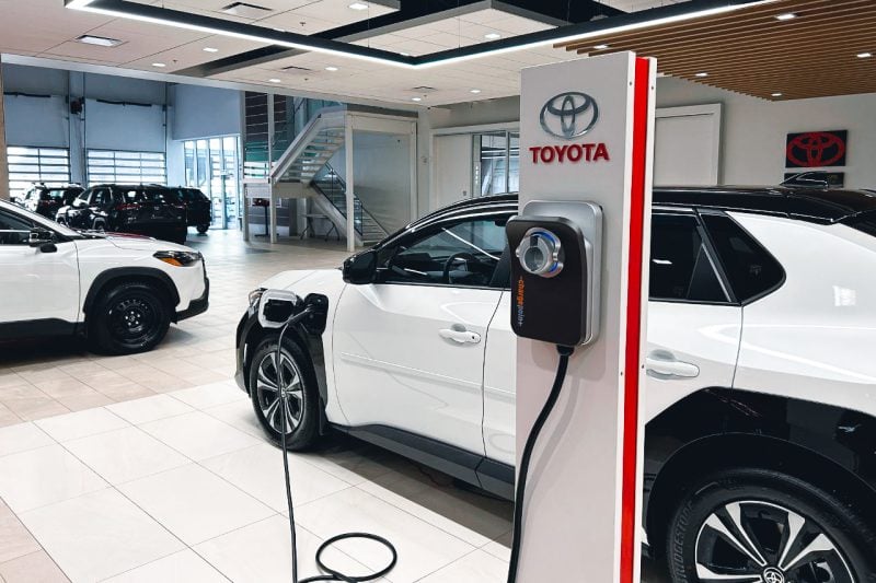 West Edmonton Mall Toyota Installs New EV Charging Stations